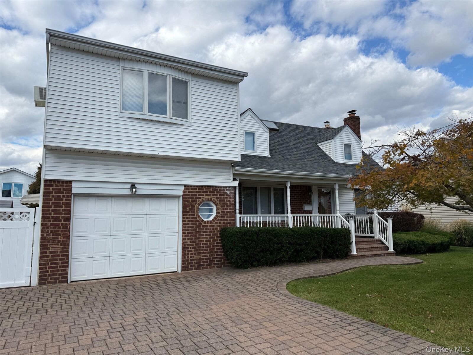 Property Photo: 198 Guildford Court NY 11552