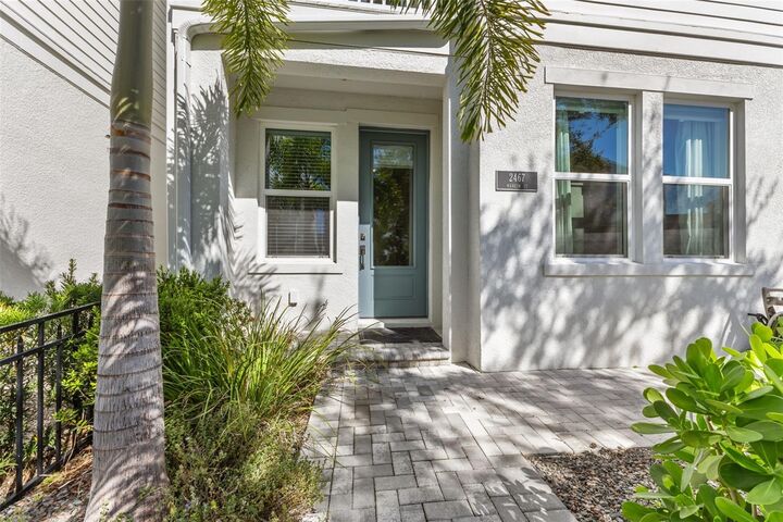 Property Photo: 2467 Mangum Court FL 34237