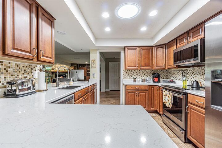 Property Photo:  936 Highview Drive  FL 34683 