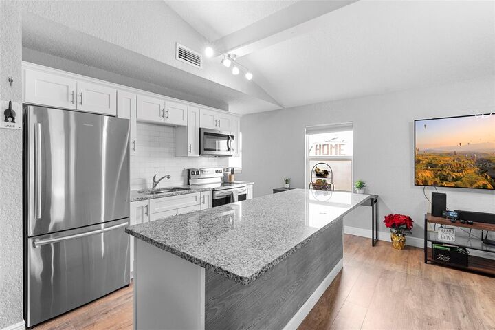 Property Photo: 610 Nardello Drive FL 32725