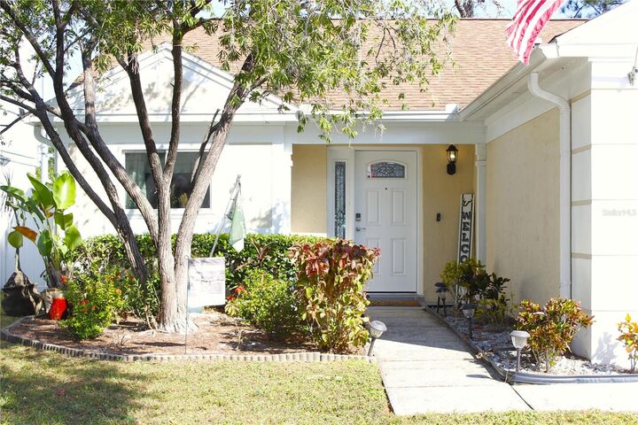 Property Photo:  4936 Cypress Trace Drive  FL 33624 