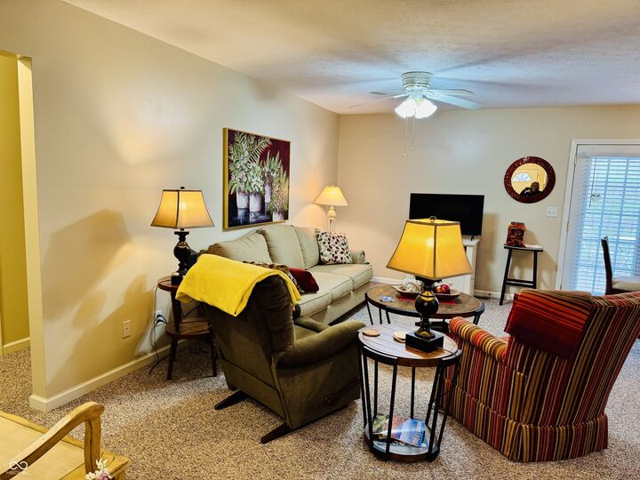 Property Photo: 515 Autumn Court IN 47220