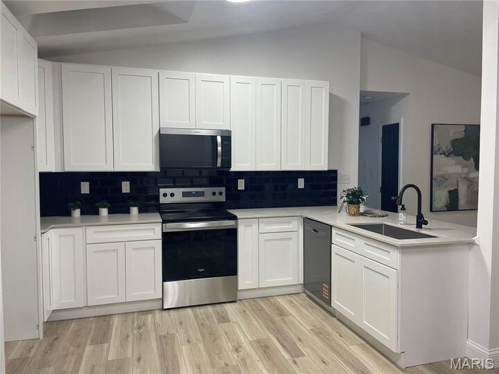 Property Photo: 833 Whitney Circle MO 63048