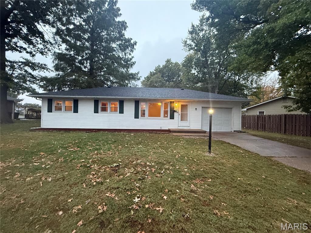 Property Photo:  1137 Warren Street  IL 62052