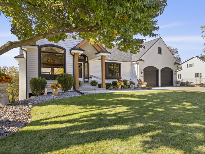 Property Photo:  635 W Pierre Ln  WI 53074