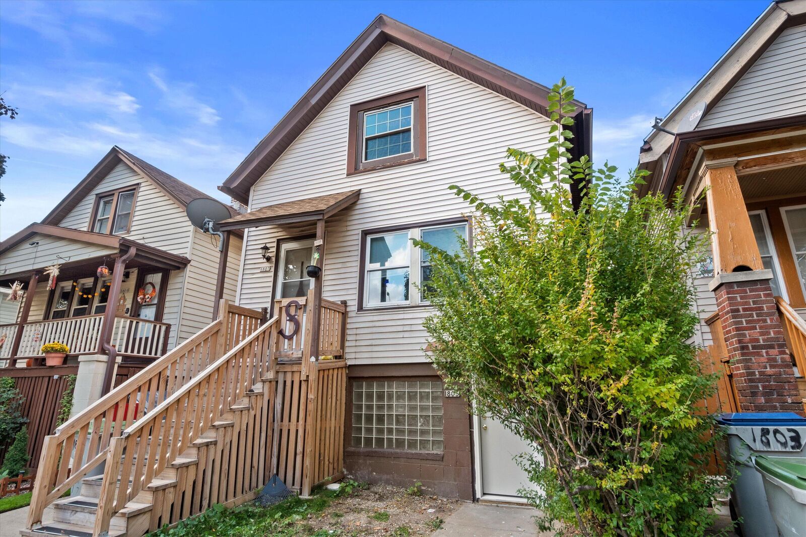 Property Photo:  1805 S 17th St 1807  WI 53204
