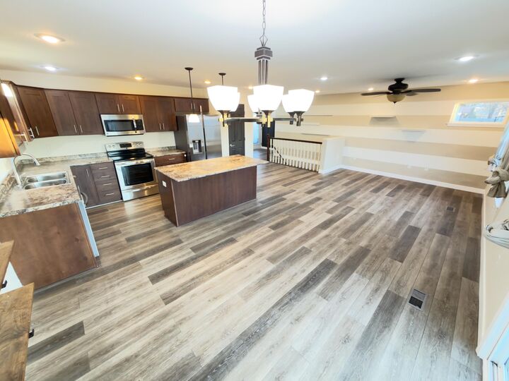 Property Photo: 516 NW Forest Rd ND 58701