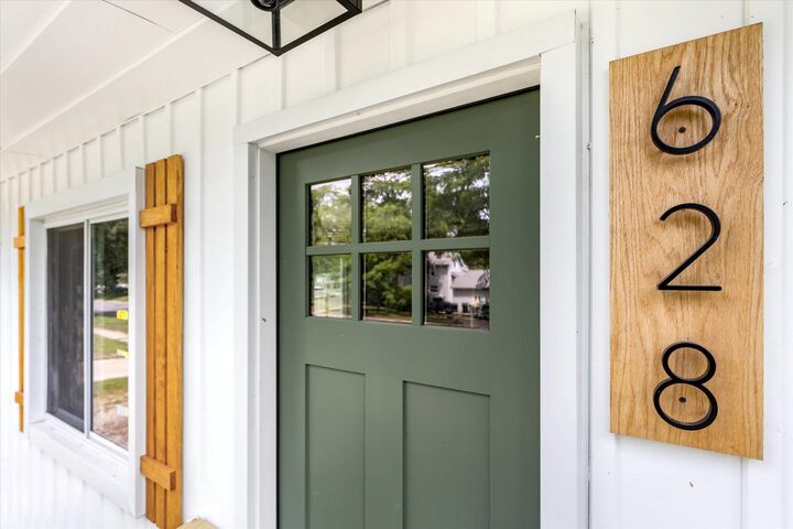 Property Photo: 628 E Madison Street E MI 49058