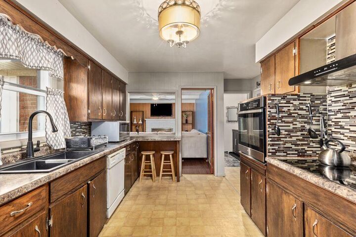 Property Photo: 1955 Millbank Street SE MI 49508