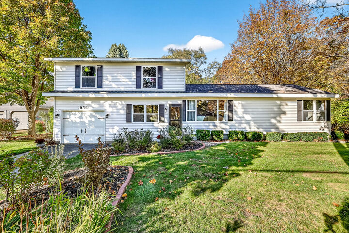 Property Photo: 1934 E River Road MI 49445