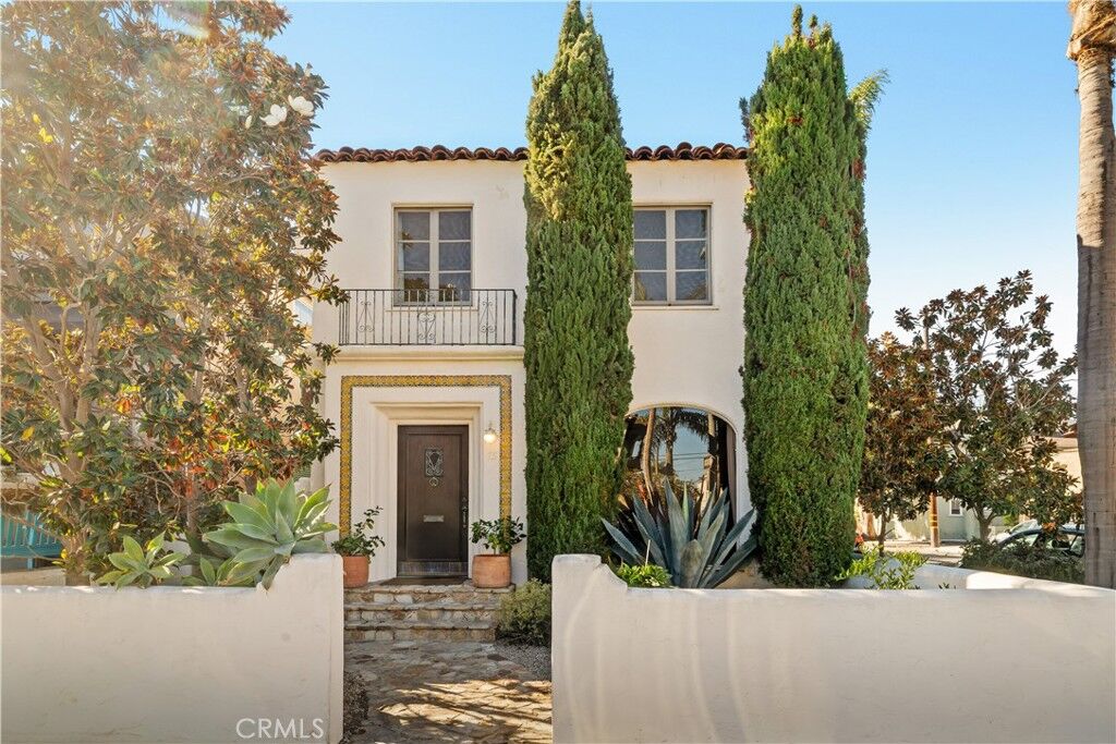 Property Photo:  75 Corona Avenue  CA 90803 