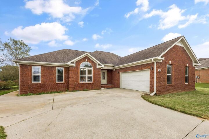 Property Photo:  104 Louise Taylor Circle  AL 35811