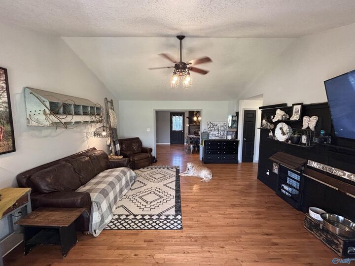 Property Photo:  191 Richard Avenue  AL 35769