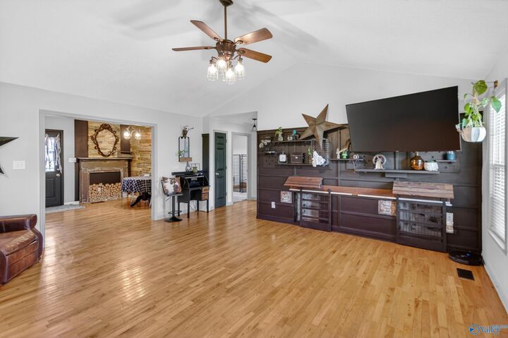 Property Photo:  191 Richard Avenue  AL 35769 