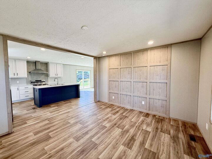 Property Photo:  804 County Road 25  AL 35962