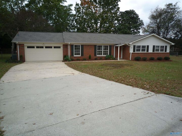 Property Photo:  2206 Shannonhouse Road  AL 35803