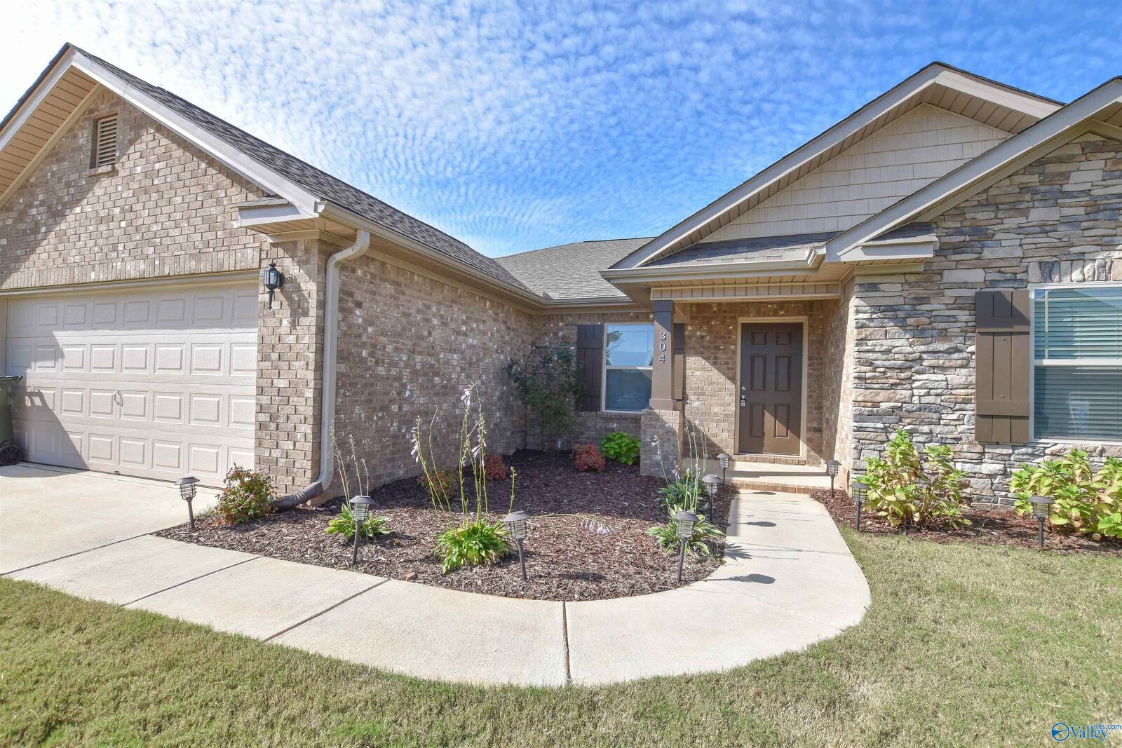 Property Photo:  304 Fenrose Drive  AL 35749