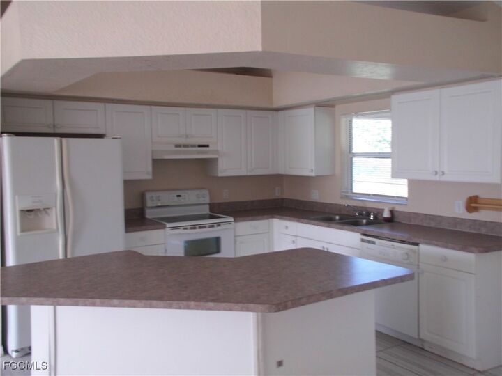 Property Photo: 845 Wolverine Street E FL 33974