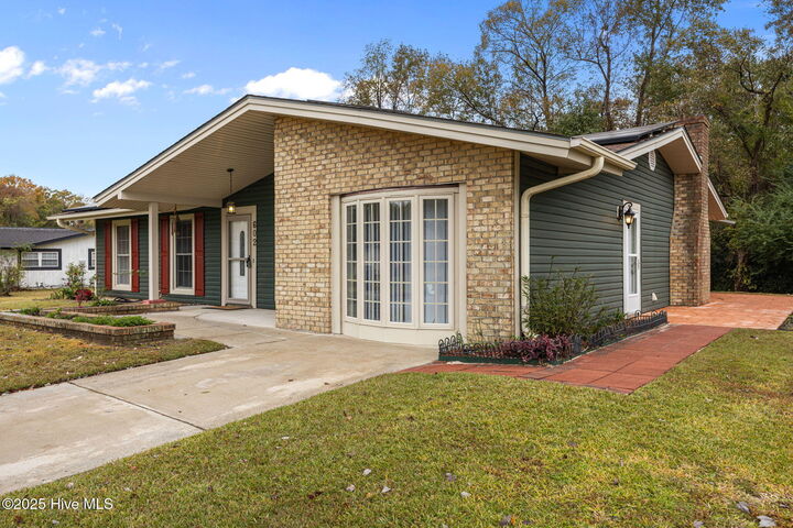 Property Photo: 602 Shamrock Drive NC 28540