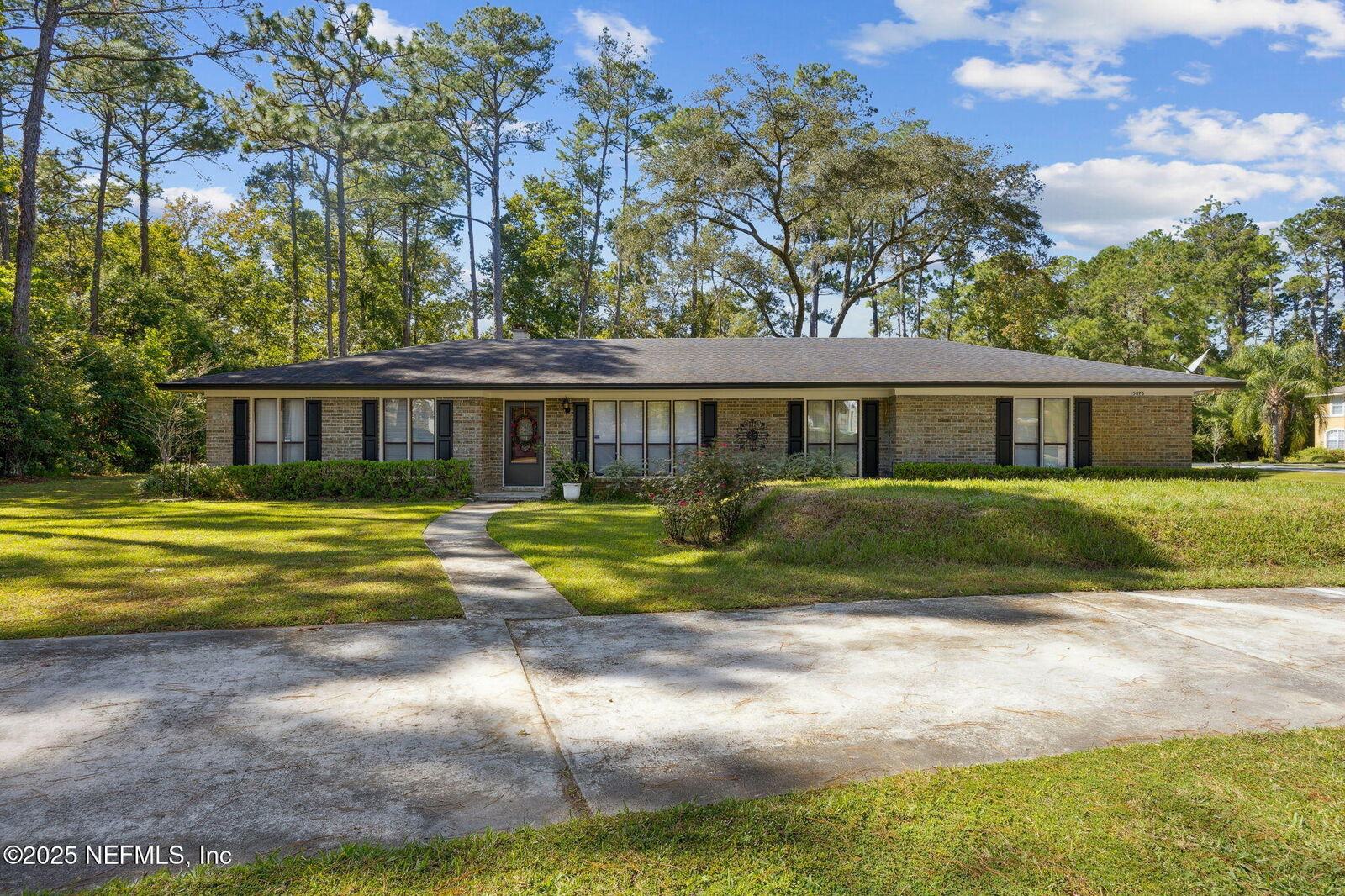 Property Photo:  15076 Cape Drive E  FL 32226 