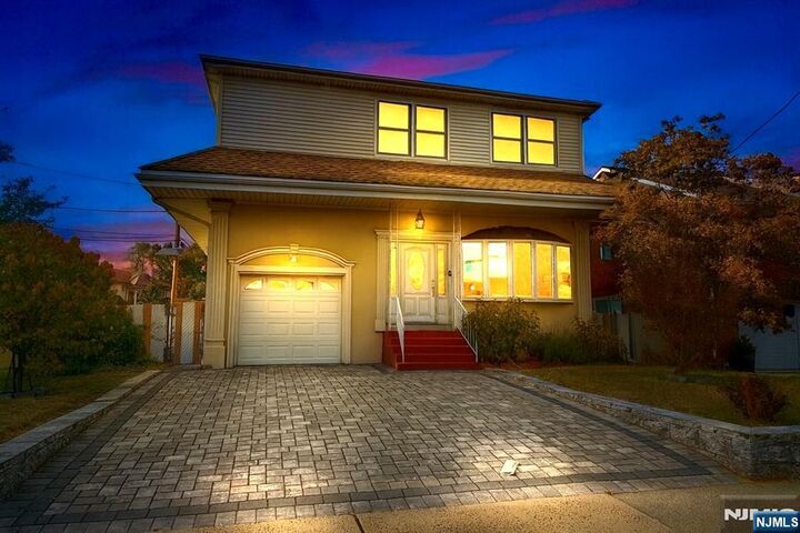 Property Photo:  29 Mount Pleasant Avenue  NJ 07057