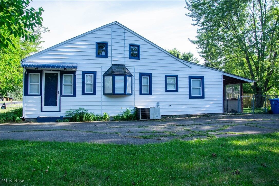 Property Photo:  304 Parkland Boulevard  OH 44089