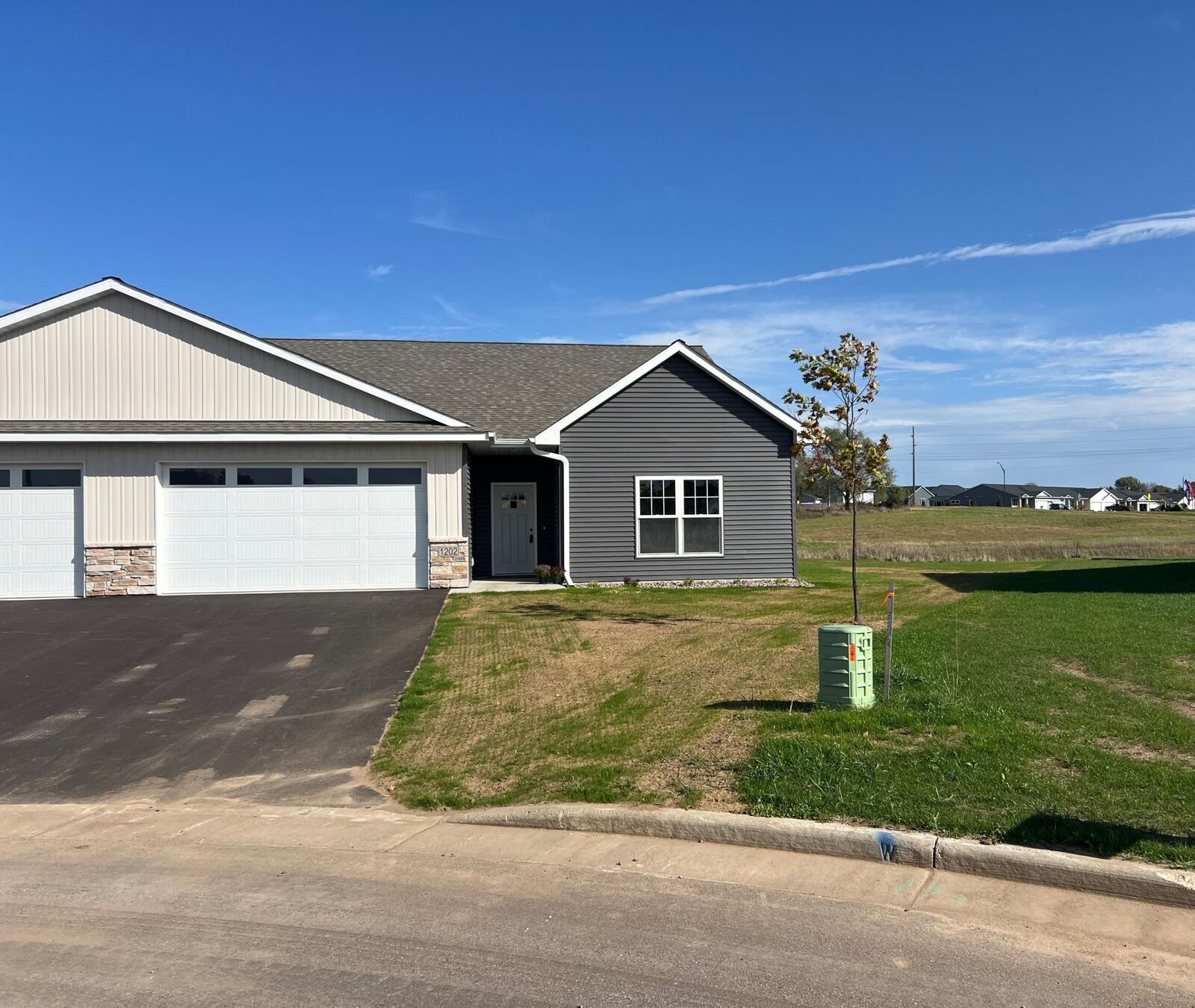 Property Photo:  1201 Poppy Court  WI 54017