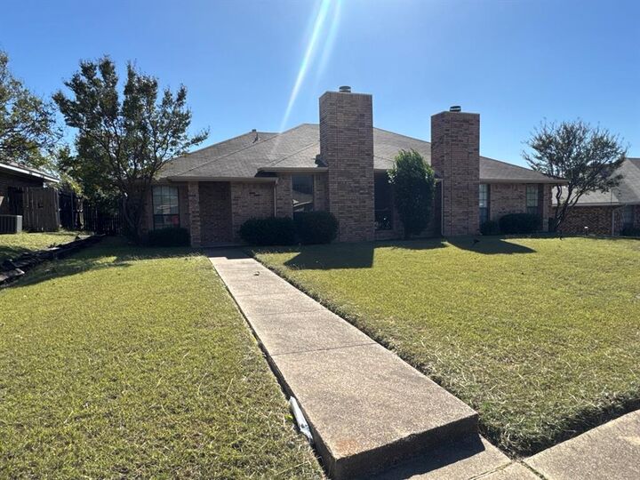 Property Photo:  506 Amber Lane  TX 75115