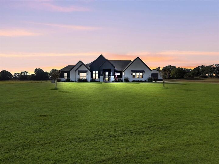 Property Photo:  2016 Sonora Way  TX 76487