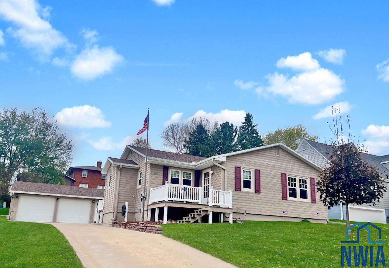 Property Photo:  408 Cedar St  IA 51024 