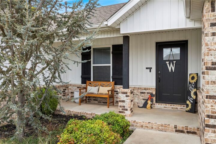 Property Photo: 920 Seabiscuit Drive AR 72753