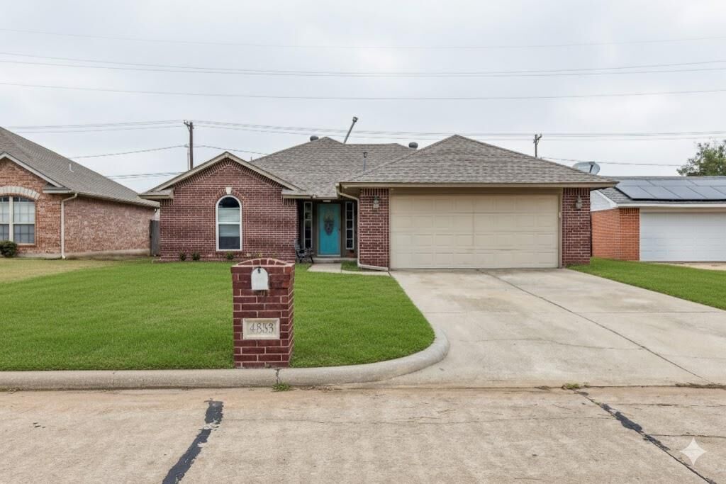 Property Photo: 4853 Montclair Drive OK 73115