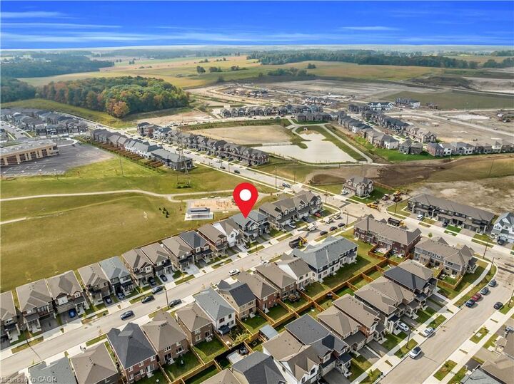 Property Photo:  18 Saxony Street  ON N2R 0S3 