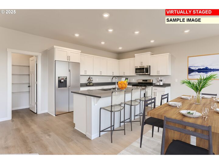 Property Photo:  2626 Mount Saint Helens Ave SE  OR 97302 