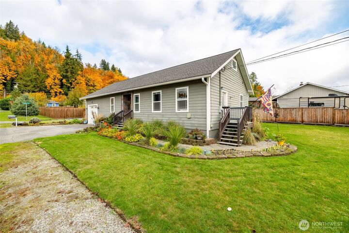 Property Photo:  7389 N Park Avenue  WA 98237