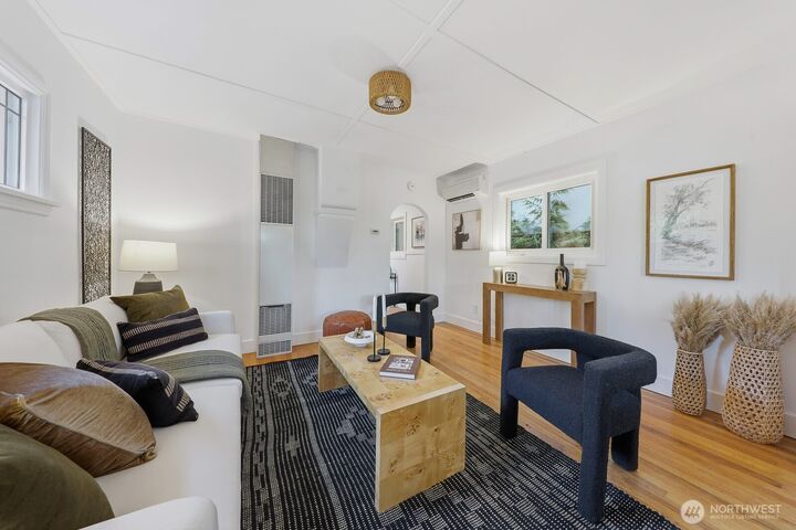 Property Photo:  833 NW 52nd  WA 98107