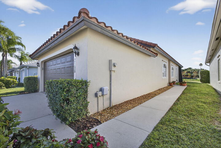 Property Photo:  2596 Country Golf Drive  FL 33414 