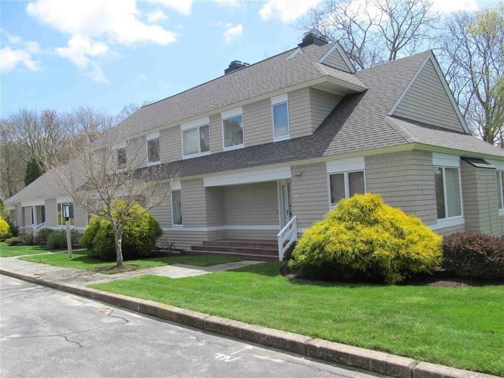 Property Photo:  13 Whitney Court Court 17  RI 02882 