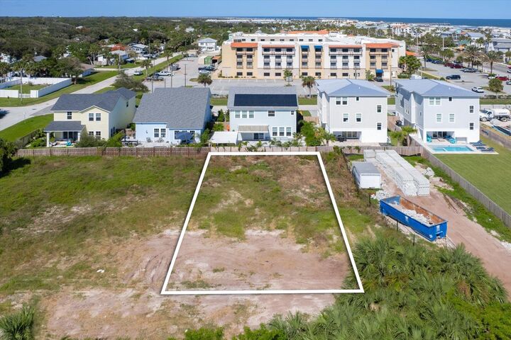 Property Photo:  122 4th St  FL 32080