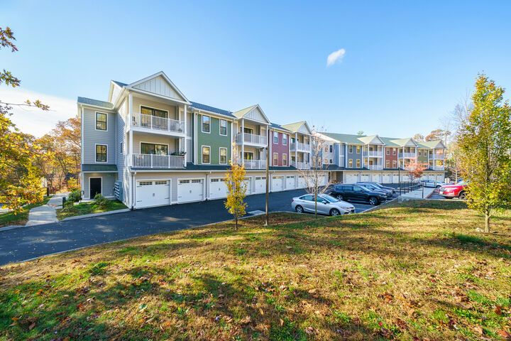 Property Photo: 401 Albany Turnpike 307 CT 06019