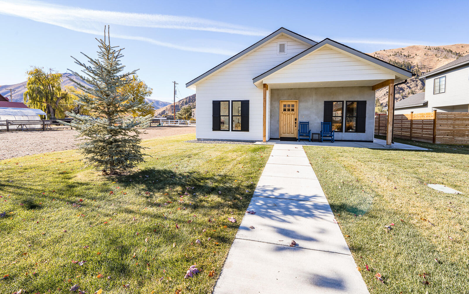 Property Photo:  700 N 1st Ave  ID 83333