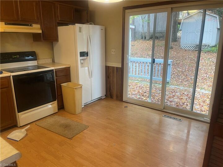 Property Photo:  933 Bay Leaf Court  NC 27203