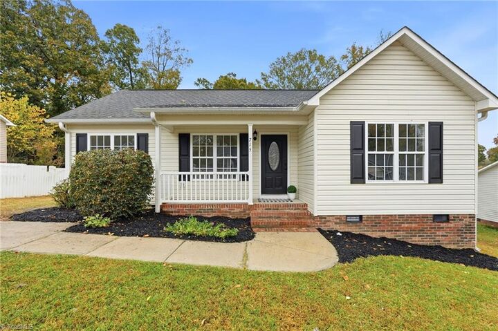 715 Dillon Street  Thomasville NC 27360 photo