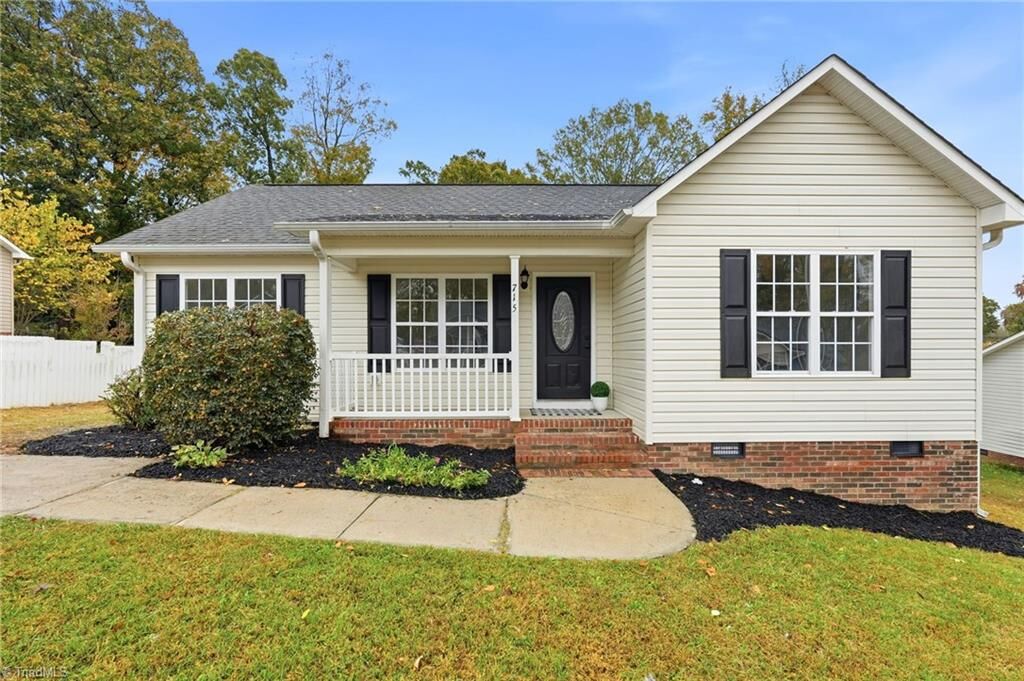 Property Photo: 715 Dillon Street NC 27360