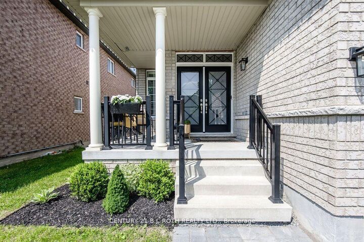 Property Photo: 20 Westminster Circle ON L4M 0A3