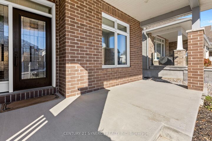 Property Photo: 579 Baie-Des-Castors Street ON K4A 0Y7