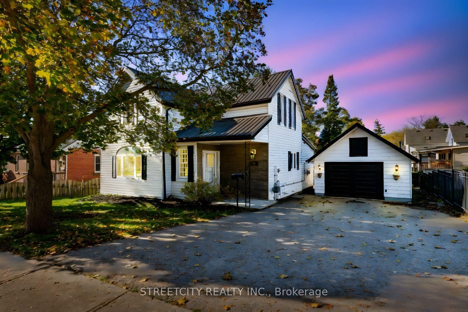 Property Photo:  58 Norwich Avenue  ON N4S 3V2