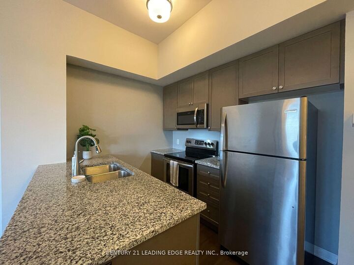 Photo de la propriété: 2 Adam Sellers Street 107 ON L6B 1P2