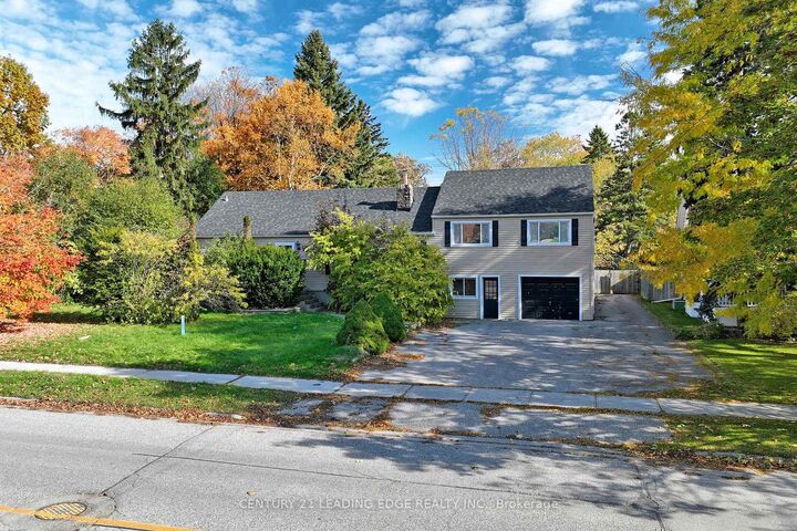 Property Photo:  1717 Brock Street S  ON L1N 4M7 