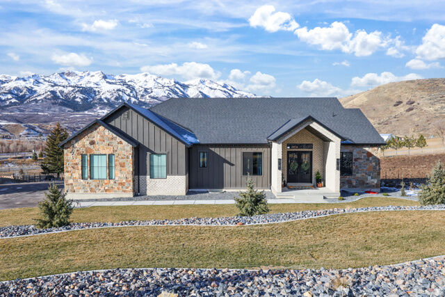 Property Photo: 4175 Sego Lily Rd UT 84050